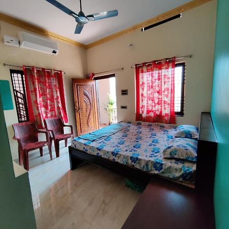 Balaji Homestay 亨比 外观 照片