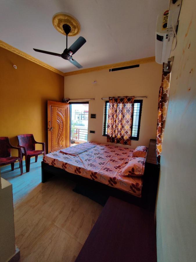 Balaji Homestay 亨比 外观 照片